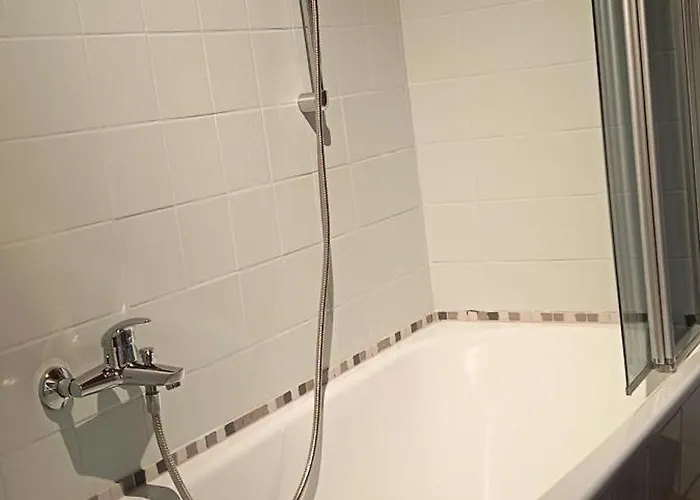 Am Brunnen Und An Der Fulda Apartamento